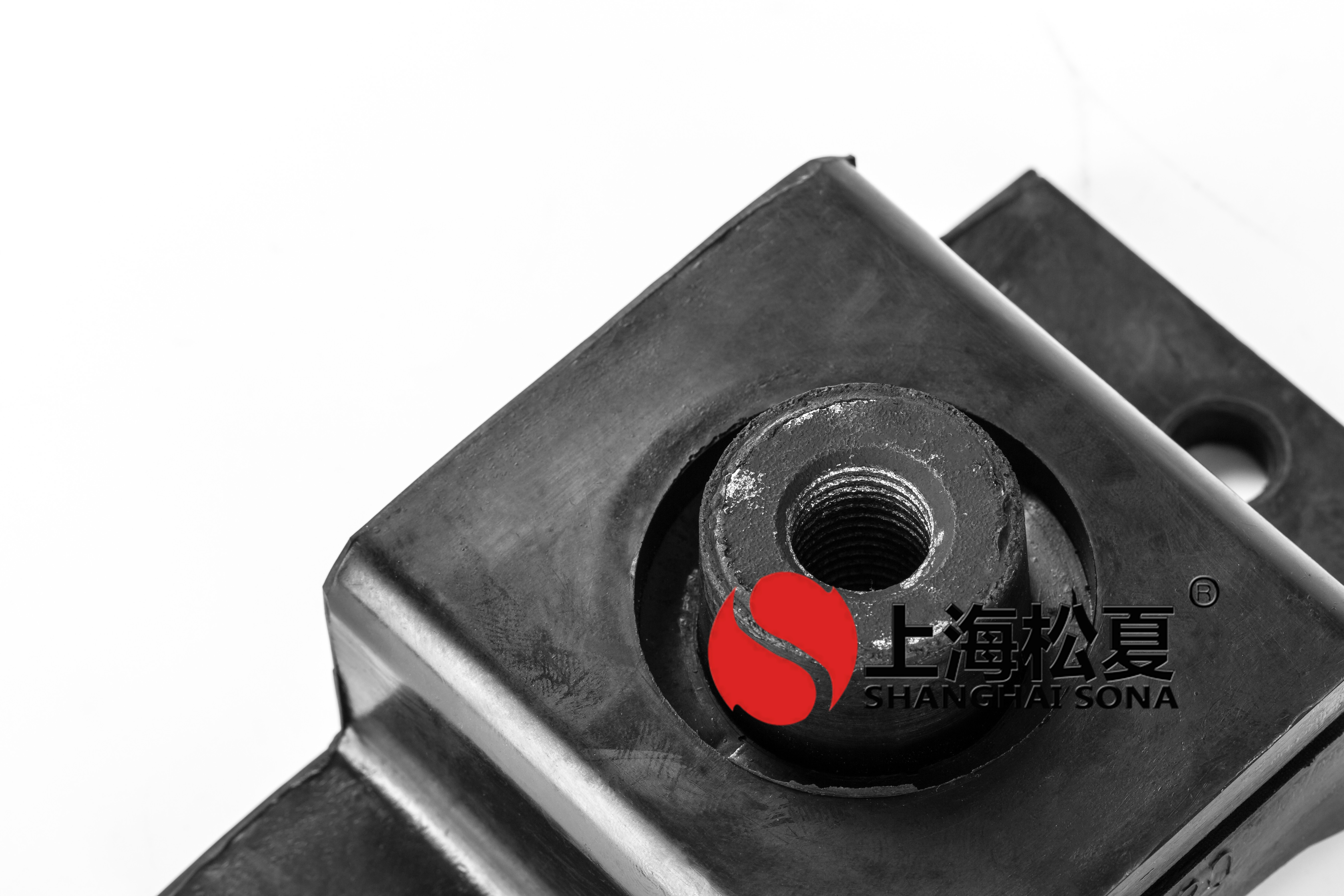 <a href='http://m.chinazcst.com' target='_blank'><u>橡膠減震器</u></a>細節處實拍圖